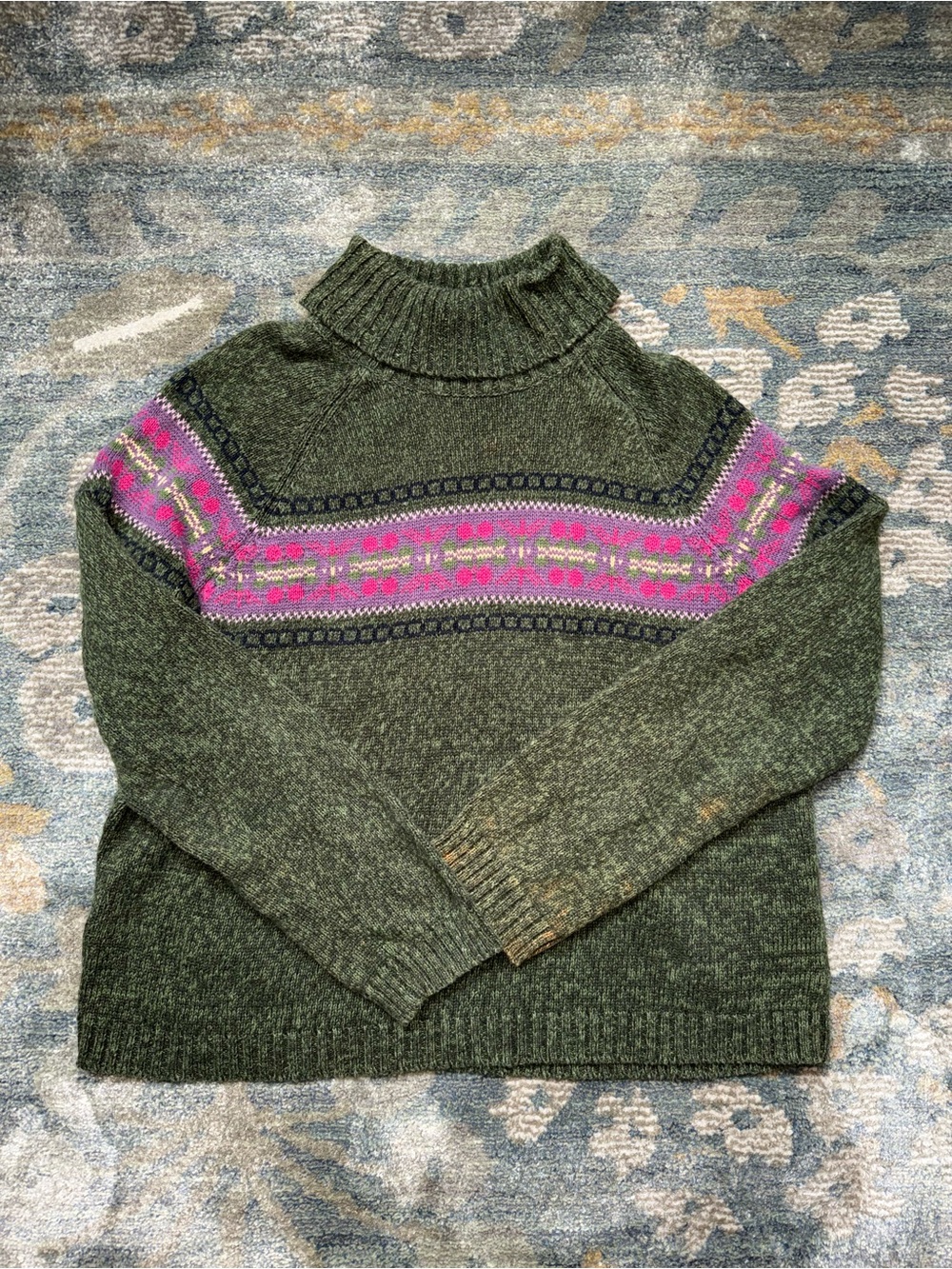 Vintage Women’s Olive Green Fair Isle Turtleneck Sweater with Pink Accents